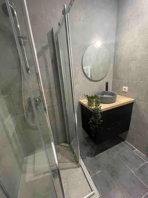 克雷泰伊Studio Tout Confort, Au Pied De Toute Commodite, 2公寓 外观 照片